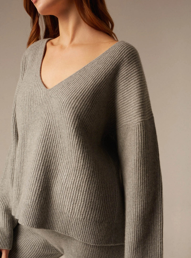 STELLA | CASHMERE OVERSIZED V- NECK JUMPER Grey