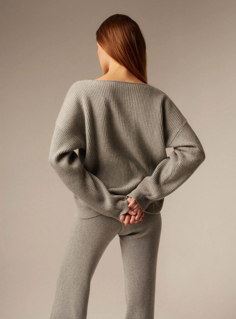 STELLA | CASHMERE OVERSIZED V- NECK JUMPER Grey