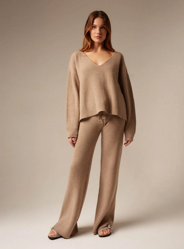 STELLA | CASHMERE OVERSIZED V- NECK JUMPER Sand